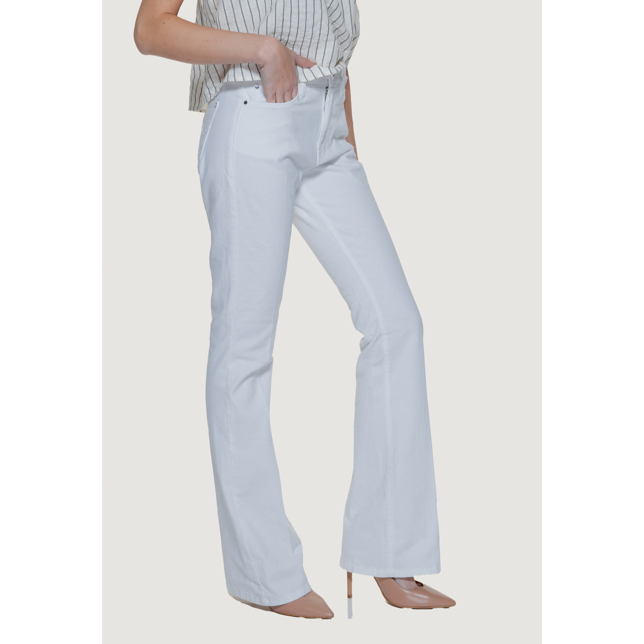 Guess Femme Pantalons Guess
